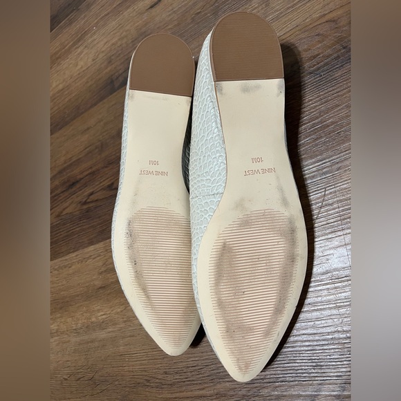 Nine West NEW Off-White Reptile Textured Almond Toe Flats - Picture 5 of 7